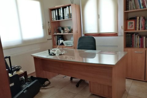 7 bedrooms House in Geroskípou, Cyprus No. 37304 3