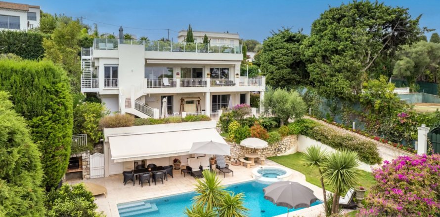 Вилла с 5 спальнями в Антиб, Франция №67299
