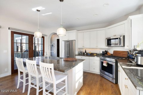 4 bedrooms House in Eagle, USA No. 104548 7