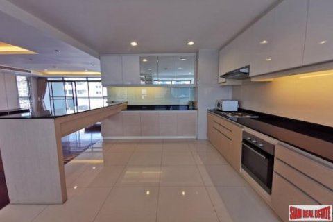 2 bedrooms House in Bangkok, Thailand No. 96604 10
