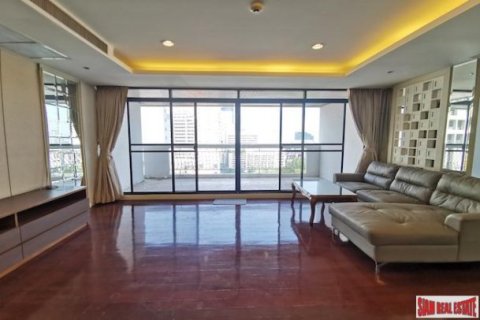 2 bedrooms House in Bangkok, Thailand No. 96604 3