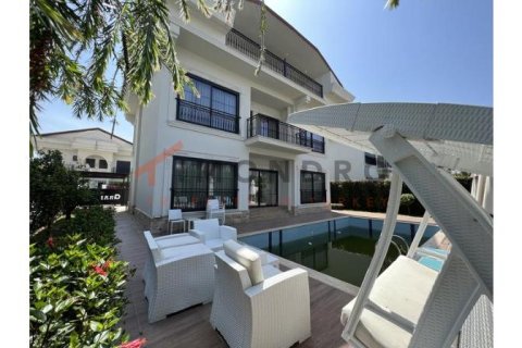 6 bedrooms Apartment in Tan Xuan, Vietnam No. 115767 1