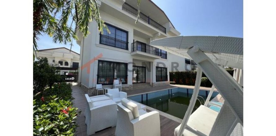 6 bedrooms Apartment in Tan Xuan, Vietnam No. 115767