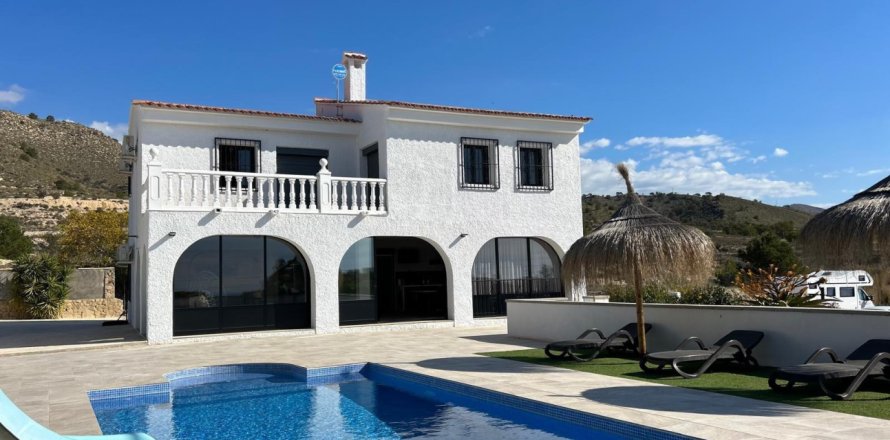 4 bedrooms House in Villajoyosa, Spain No. 124733