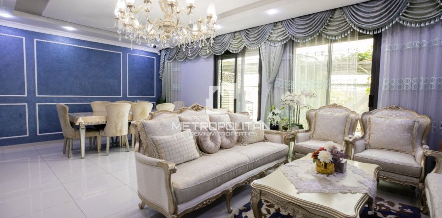 5 bedrooms Townhouse in DAMAC Hills (Akoya by DAMAC), UAE No. 118905