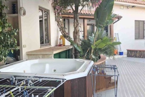5 bedrooms House in Pano Deftera, Cyprus No. 30484 8