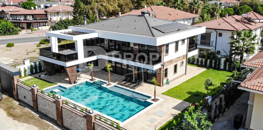 7 rooms Villa in Giong Trom, Vietnam No. 11692