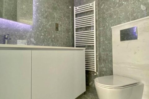 3 bedrooms Apartment in Limassol, Cyprus No. 106001 9