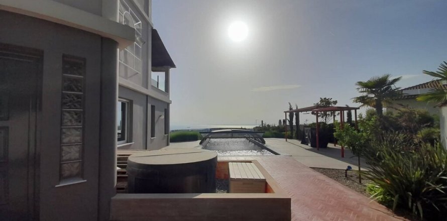 7 bedrooms Villa in Thessaloniki, Greece No. 52013