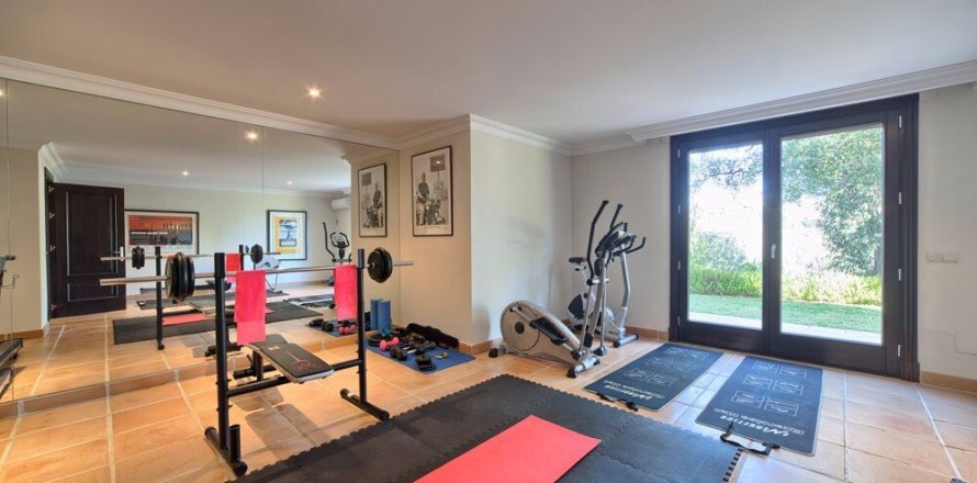 Недвижимость с 8 спальнями в Cat Trinh, Вьетнам №25222