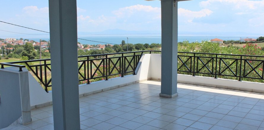 5 rooms House in Methoni, Greece No. 55913