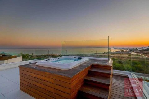 3 bedrooms Villa in Ayia Napa, Cyprus No. 71020 9