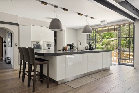 8 dormitorios Villa en Valbonne, France No. 78323 8