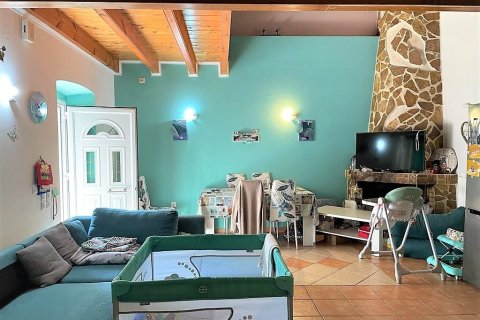 Дом с 3 спальнями в Керкира, Греция №55428 4