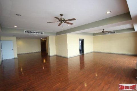 3 bedrooms Apartment in Bangkok, Thailand No. 97108 1