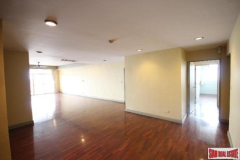 3 bedrooms Apartment in Bangkok, Thailand No. 97108 2