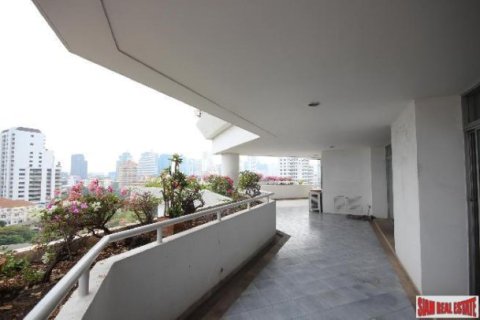 3 bedrooms Apartment in Bangkok, Thailand No. 97108 4