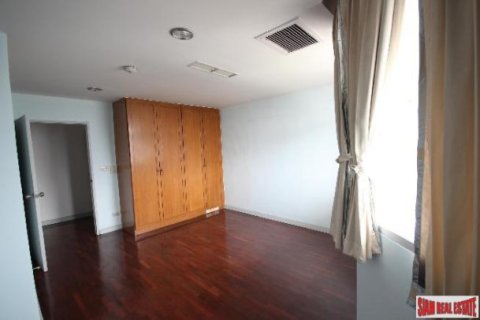 3 bedrooms Apartment in Bangkok, Thailand No. 97108 8