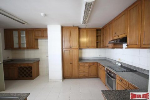 3 bedrooms Apartment in Bangkok, Thailand No. 97108 12