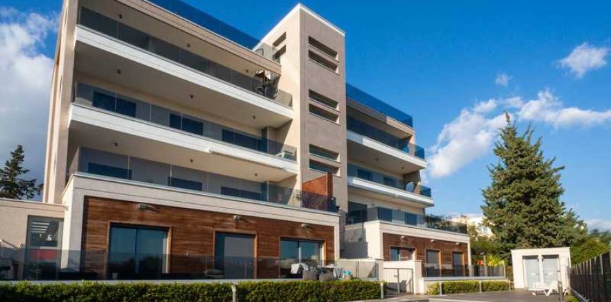 3 dormitorios Apartment en Mouttagiaka, Cyprus No. 104221