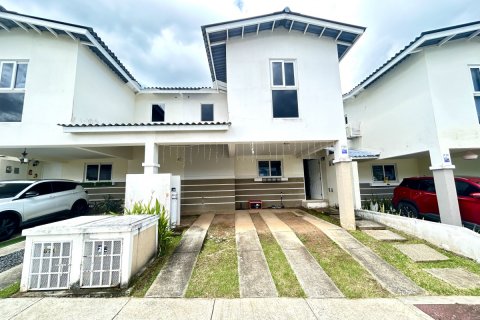 3 bedrooms House in Vista Alegre, Panama No. 109757 1