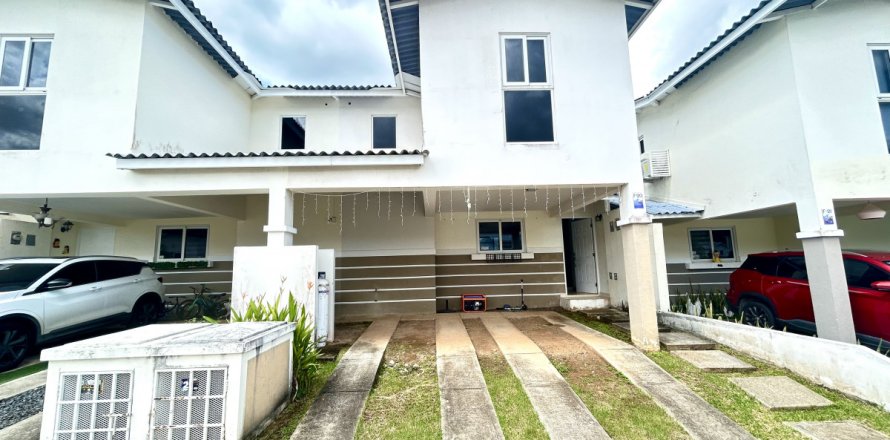 3 bedrooms House in Vista Alegre, Panama No. 109757