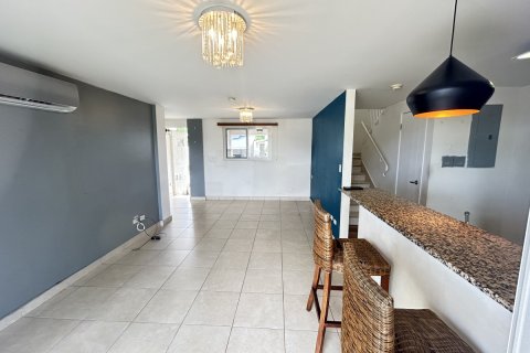 3 bedrooms House in Vista Alegre, Panama No. 109757 10