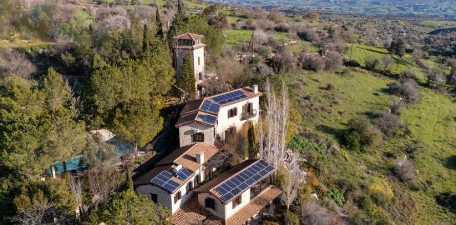 7 bedrooms Villa in Kritou Tera, Cyprus No. 100323