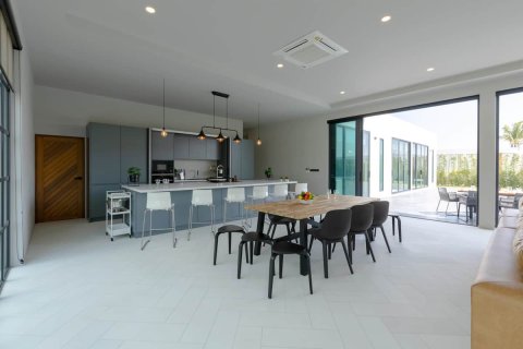 5 bedrooms Villa in Hua Hin, Thailand No. 203 22