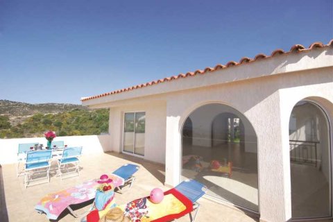 5 bedrooms Villa in Tala, Cyprus No. 72844 3