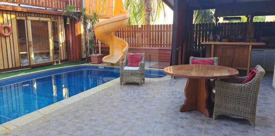 5 bedrooms House in Limassol, Cyprus No. 71659