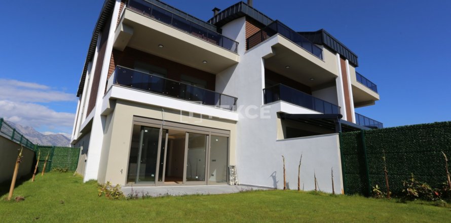 4 bedrooms Villa in Antalya, Turkey No. 12712