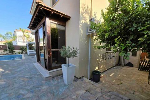 4 bedrooms Villa in Livadia, Cyprus No. 82632 2