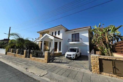 4 bedrooms Villa in Livadia, Cyprus No. 82632 1