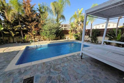 4 bedrooms Villa in Livadia, Cyprus No. 82632 8