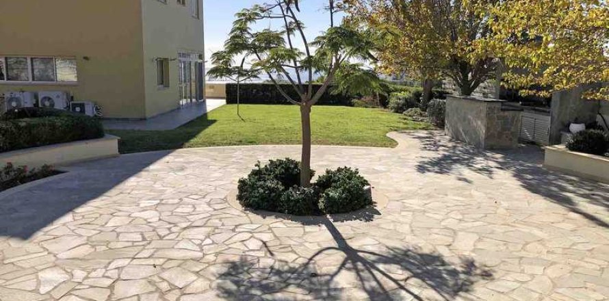 5 dormitorios Villa en Pyrgos, Cyprus No. 78928