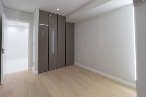 3 bedrooms Apartment in Limassol, Cyprus No. 64004 6