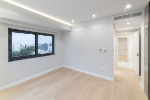 3 bedrooms Apartment in Limassol, Cyprus No. 64004 11