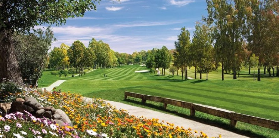 Вилла с 4 спальнями в Эстепона, Испания №111839