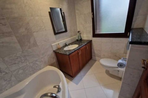 5 chambres House à Strovolos, Cyprus No. 79905 4