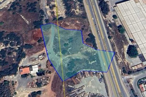 Commercial property in Kato Polemidia, Cyprus No. 35491 1