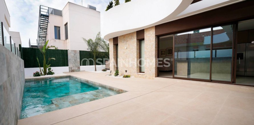 3 bedrooms Villa in Los Montesinos, Spain No. 110549