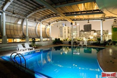 4 bedrooms Penthouse in Bangkok, Thailand No. 95629 17