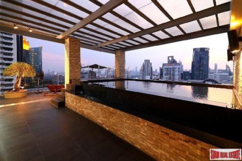 4 bedrooms Penthouse in Bangkok, Thailand No. 95629 1