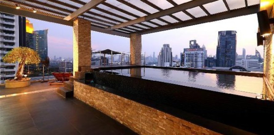 4 bedrooms Penthouse in Bangkok, Thailand No. 95629