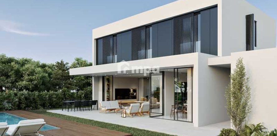 Дом с 4 спальнями в Дали, Кипр №78635