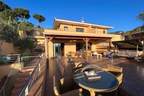 4 dormitorios House en Calella, Spain No. 99180