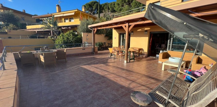 4 dormitorios House en Calella, Spain No. 99180