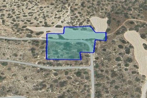 Commercial property in Pyrgos, Cyprus No. 104301 1