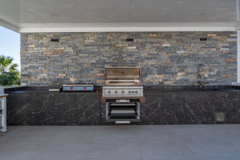 Вилла с 5 спальнями в Tan Xuan, Вьетнам №27618 27